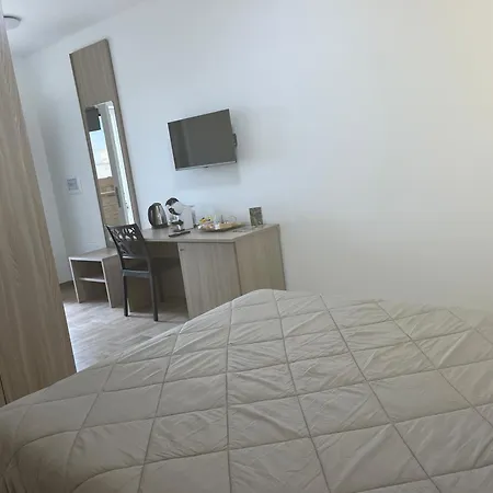 La Terrazza Polifrone Bed & Breakfast *
