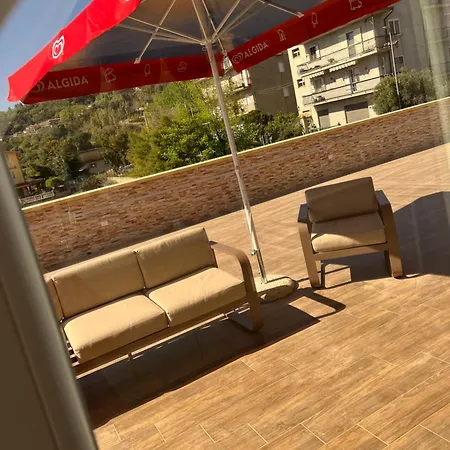 לינה וארוחת בוקר La Terrazza Polifrone Cotronei