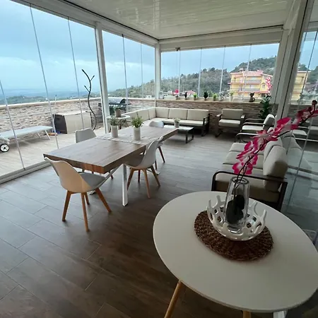 La Terrazza Polifrone Bed & Breakfast